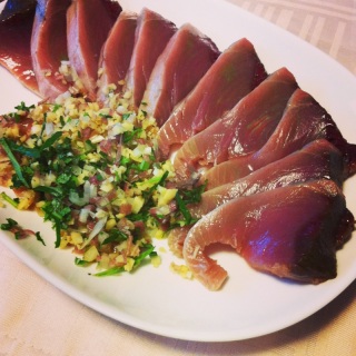�j������
