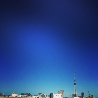 �H����